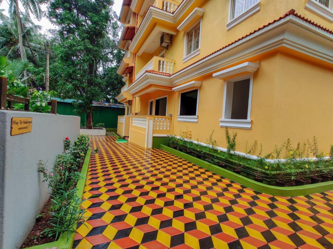 Ena Holiday Inn Calangute Exterior photo